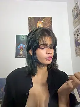 Snapshot of sukulaurens chatting on 05.30.26 sukulaurens online show from 05.30.26