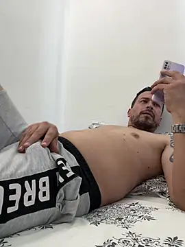 Snapshot of JX7NOVA chatting on 03.12.26 JX7NOVA online show from 03.12.26