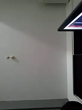 leila2003 online show from 10.19.25