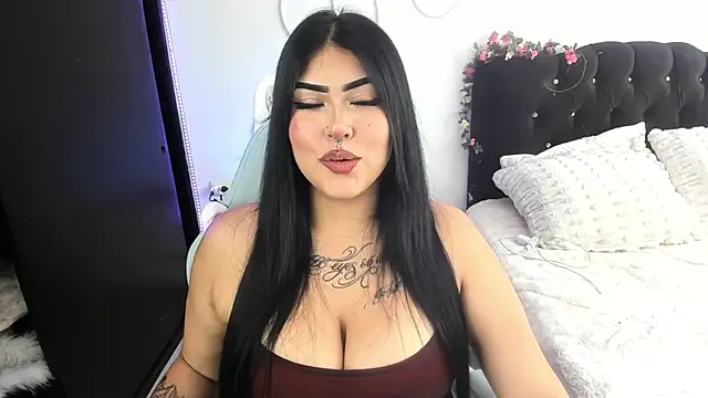 hollycute   online show from 04.09.26