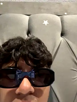 lain213 online show from 10.13.25