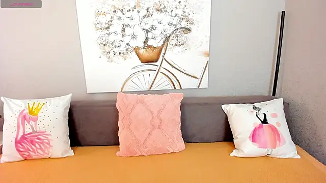 Evarey  online show from 11.12.25