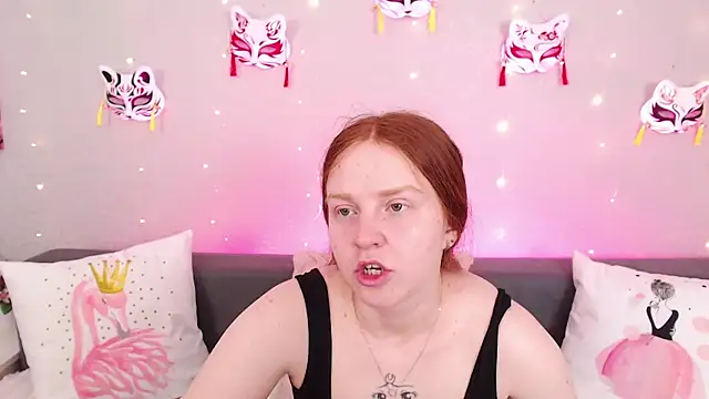 Snapshot of Evarey_ chatting on 06.18.26 Evarey online show from 06.18.26