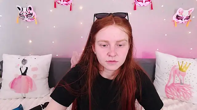 Snapshot of Evarey_ chatting on 07.30.26 Evarey online show from 07.30.26