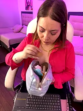 kattee adams online show from 12.05.25