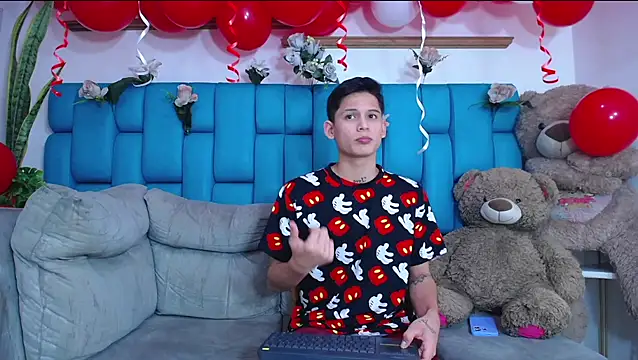 Snapshot of Brian_hot chatting on 02.13.26 Brian hot online show from 02.13.26