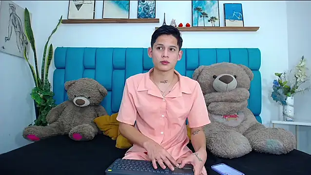 Snapshot of Brian_hot chatting on 02.19.26 Brian hot online show from 02.19.26