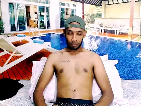 Snapshot of IndianMagicMike chatting on 11.18.25 IndianMagicMike online show from 11.18.25