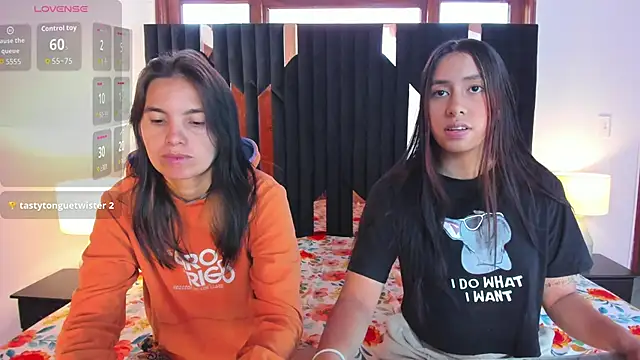 Sofy and Mia online show from 10.30.25