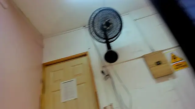 Snapshot of sexdumbi chatting on 10.17.25 sexdumbi online show from 10.17.25