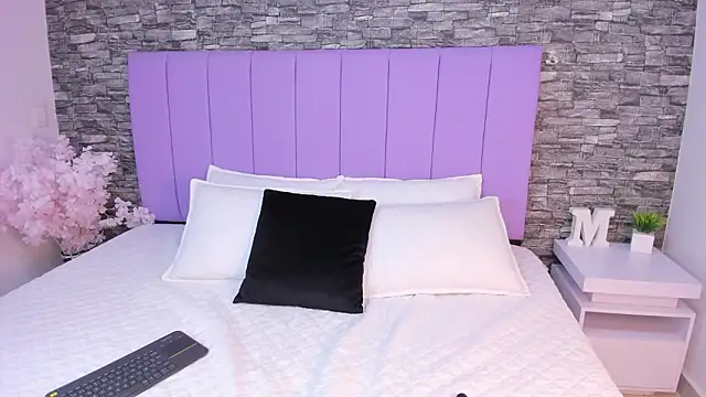 Snapshot of sabrina_f0xx chatting on 03.02.26 sabrina f0xx online show from 03.02.26