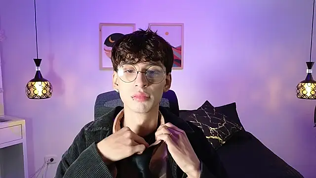 Snapshot of demianmoon chatting on 10.16.25 demianmoon online show from 10.16.25