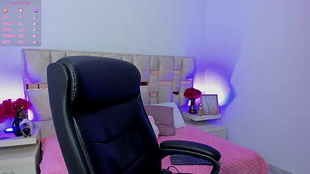 Snapshot of Daniel_Suarez18 chatting on 10.15.25 Daniel Suarez18 online show from 10.15.25