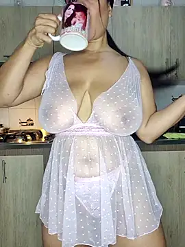 Snapshot of karla-bruni chatting on 02.04.26 karla-bruni online show from 02.04.26