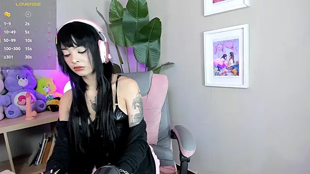 Bayonetta doll online show from 10.22.25