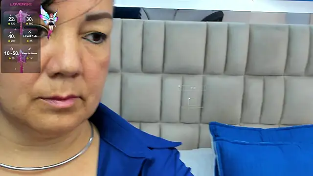 tania reyes  online show from 10.15.25