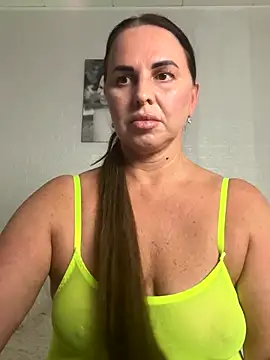 Snapshot of MIRAA_LUV chatting on 10.22.25 MIRAA LUV online show from 10.22.25