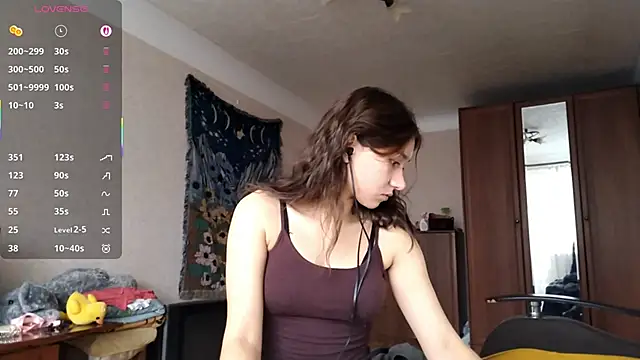 MiaLovelyOne online show from 10.28.25