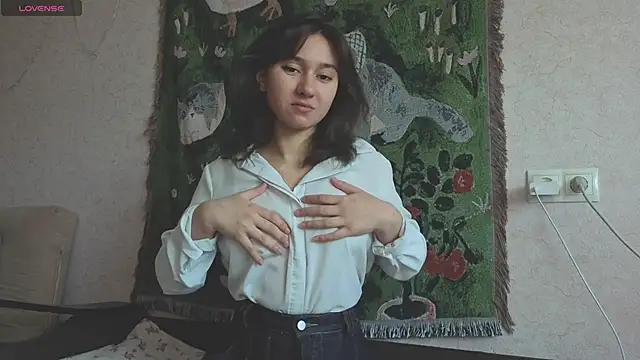 MiaLovelyOne online show from 05.11.26
