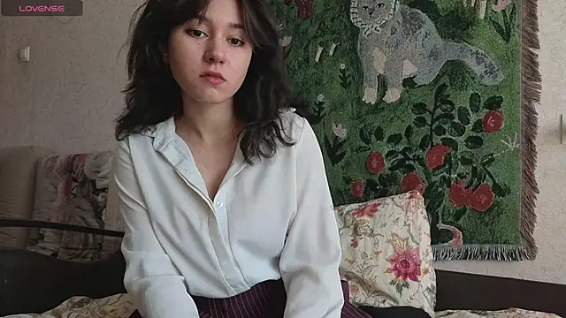 MiaLovelyOne online show from 06.10.26