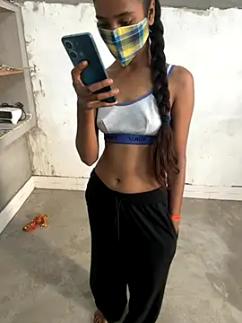 Snapshot of Rani_hot2 chatting on 10.11.25 Rani hot2 online show from 10.11.25