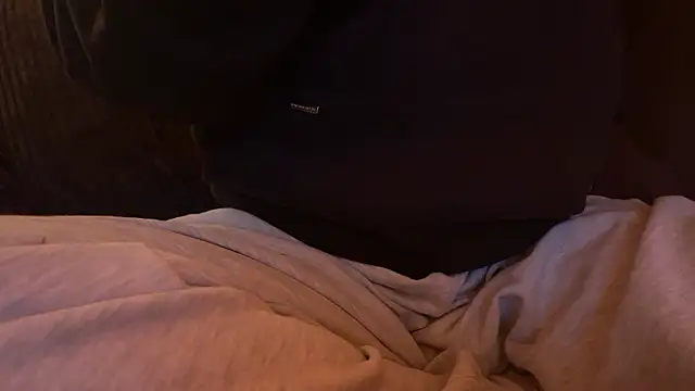 Snapshot of Louischarles123 chatting on 01.11.26 Louischarles123 online show from 01.11.26