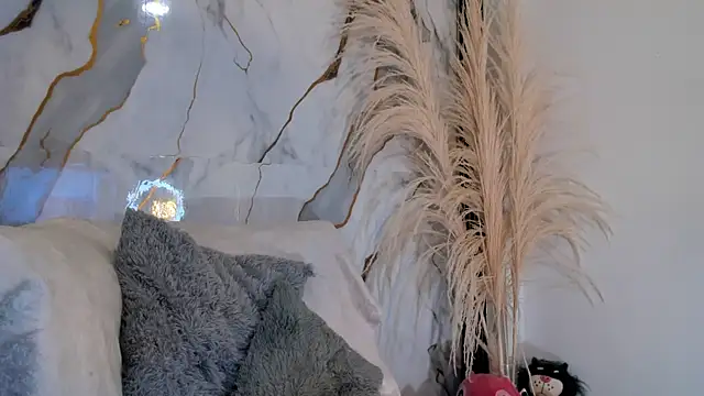 AbbyLewiis online show from 11.11.25