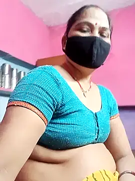 Snapshot of Ut_kanchna chatting on 10.22.25 Ut kanchna online show from 10.22.25