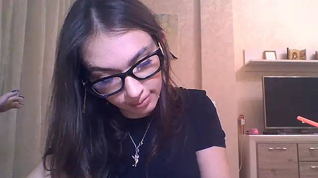 CeyaLier online show from 11.04.25