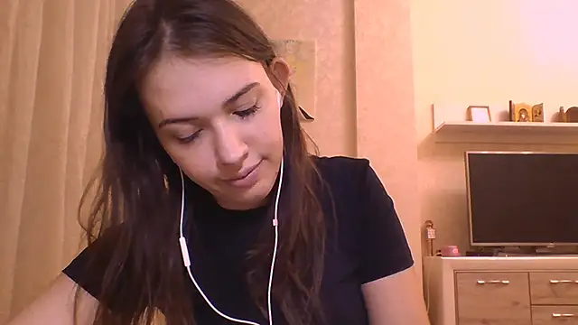 CeyaLier online show from 11.25.25