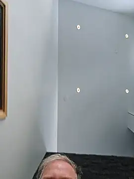 Snapshot of toyboyfin chatting on 10.09.25 toyboyfin online show from 10.09.25