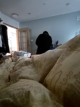 Snapshot of toyboyfin chatting on 10.11.25 toyboyfin online show from 10.11.25