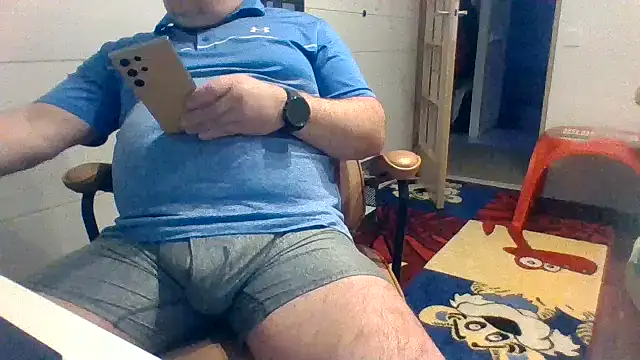 Snapshot of toyboyfin chatting on 10.13.25 toyboyfin online show from 10.13.25