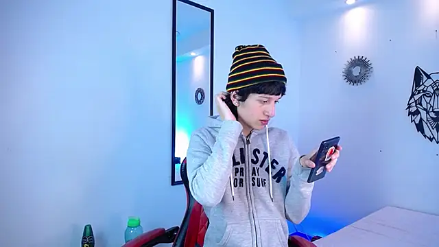 Emo Boy  online show from 12.20.25