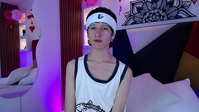 Snapshot of Emo_Boy_ chatting on 02.12.26 Emo Boy online show from 02.12.26