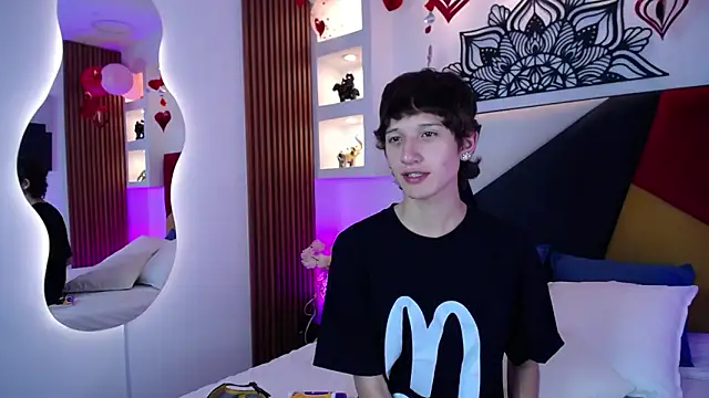 Snapshot of Emo_Boy_ chatting on 02.17.26 Emo Boy online show from 02.17.26