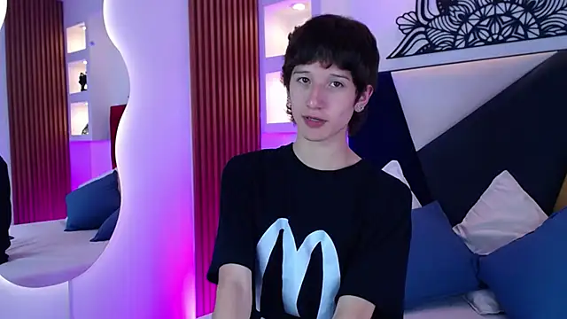 Snapshot of Emo_Boy_ chatting on 02.18.26 Emo Boy online show from 02.18.26