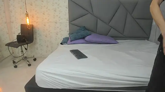 nicollandjhon online show from 02.13.26