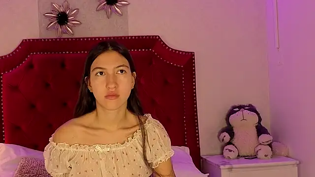 Sara Collinss  online show from 11.28.25