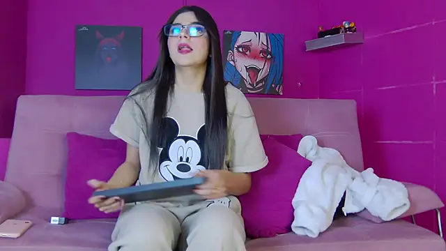 Aranzza Ross online show from 11.25.25