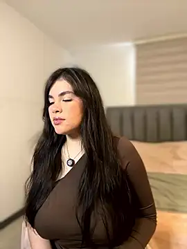 Isabella LaRue online show from 01.11.26