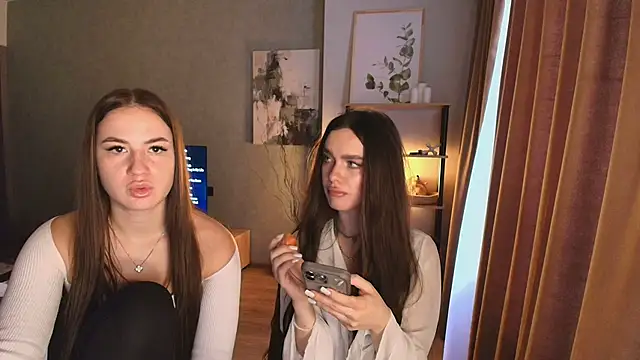 MayaGlow online show from 12.01.25