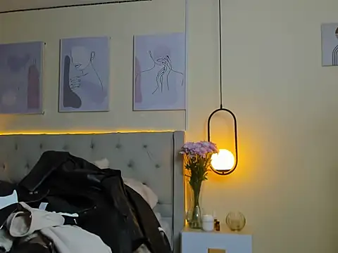 Chloe Celeste online show from 11.14.25