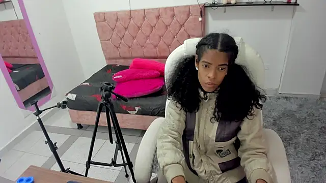 thianahorny online show from 12.19.25