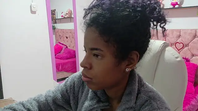 Snapshot of thianahorny chatting on 04.06.26 thianahorny online show from 04.06.26