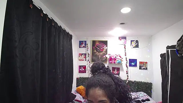 Snapshot of thianahorny chatting on 04.13.26 thianahorny online show from 04.13.26