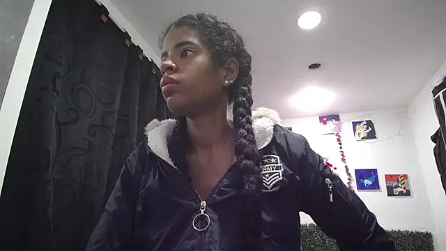 Snapshot of thianahorny chatting on 04.14.26 thianahorny online show from 04.14.26