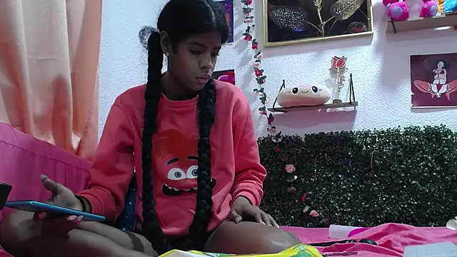 Snapshot of thianahorny chatting on 04.24.26 thianahorny online show from 04.24.26