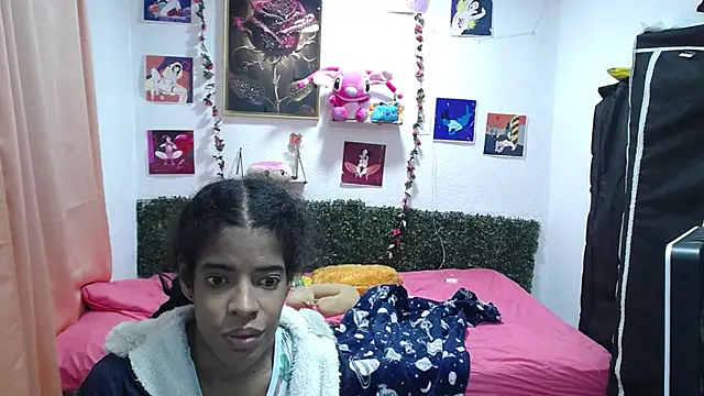 Snapshot of thianahorny chatting on 04.29.26 thianahorny online show from 04.29.26