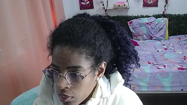 Snapshot of thianahorny chatting on 05.11.26 thianahorny online show from 05.11.26